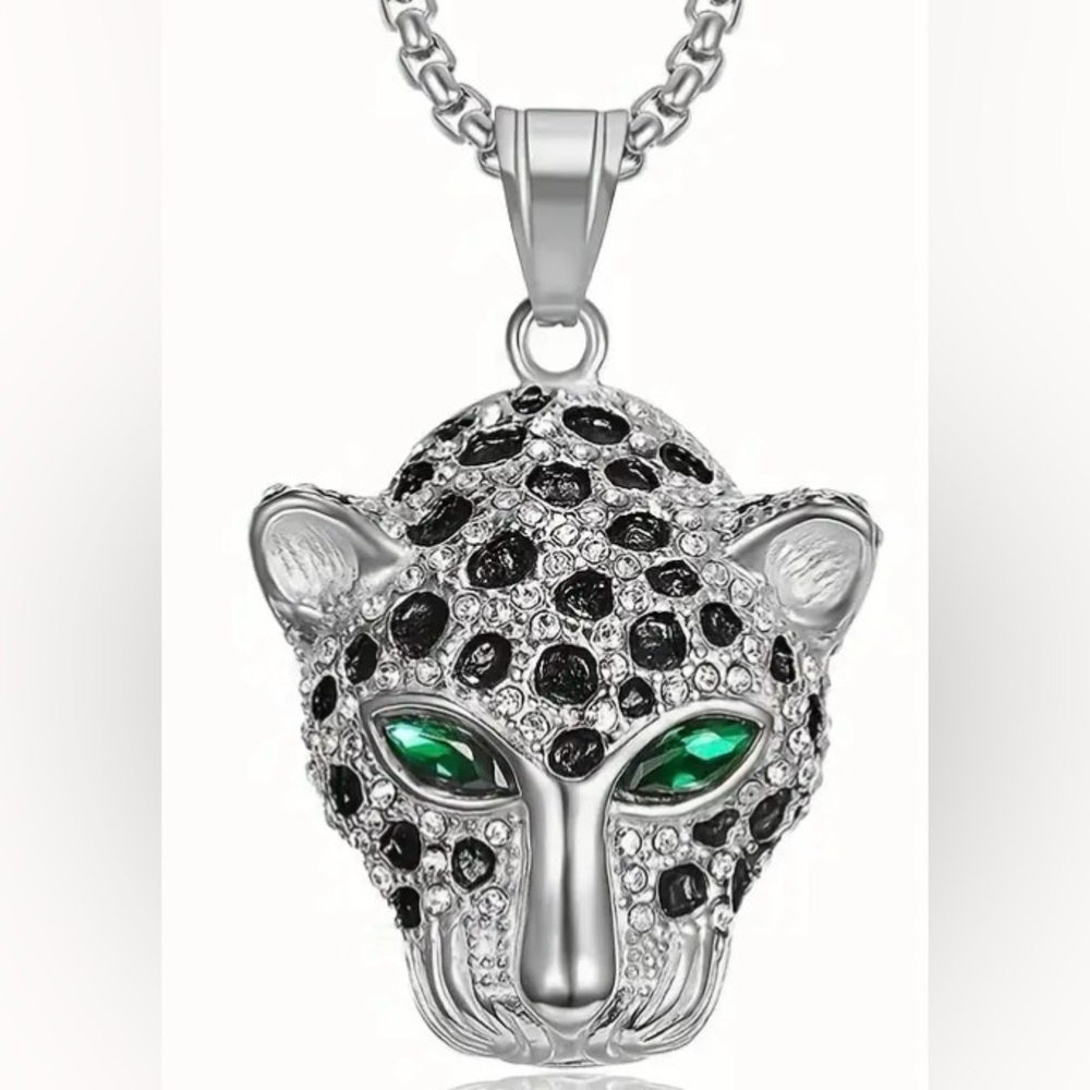 Leopard Head Pendant On 23” Chain